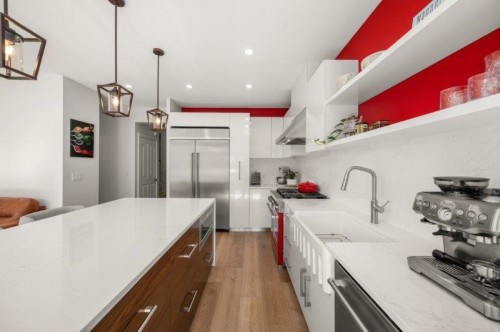 10091 243Rd Street, Maple Ridge, BC - Indoor Photo Showing Kitchen With Upgraded Kitchen