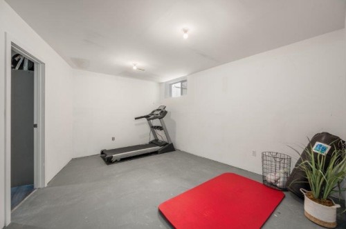 10091 243Rd Street, Maple Ridge, BC - Indoor Photo Showing Gym Room