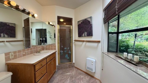 3863 Marine Drive, West Vancouver, BC 