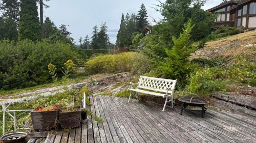 3863 Marine Drive, West Vancouver, BC 