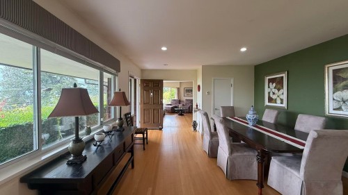 3863 Marine Drive, West Vancouver, BC 