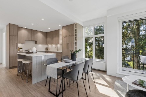 201-707 3 Street E North Vancouver, BC V7L 1G8