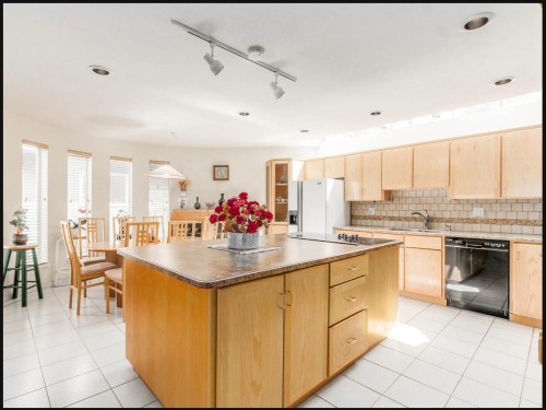 4055 31St Avenue W, Vancouver, BC - Indoor Photo Showing Kitchen