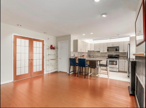4055 31St Avenue W, Vancouver, BC - Indoor Photo Showing Kitchen