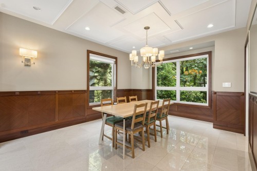 1250 Sinclair Street, West Vancouver, BC - Indoor Photo Showing Dining Room