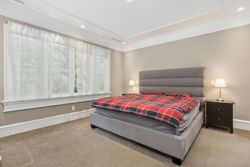 1250 Sinclair Street, West Vancouver, BC - Indoor Photo Showing Bedroom