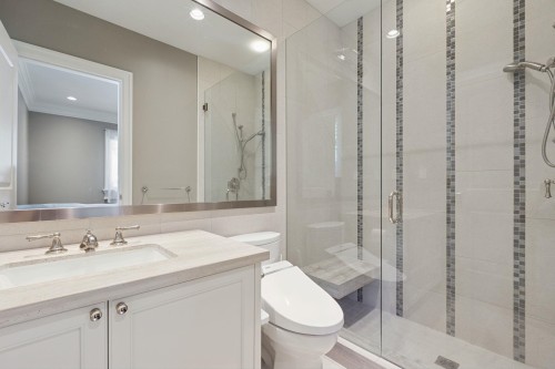 1250 Sinclair Street, West Vancouver, BC - Indoor Photo Showing Bathroom