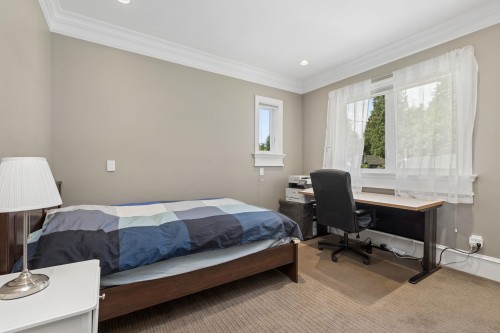 1250 Sinclair Street, West Vancouver, BC - Indoor Photo Showing Bedroom