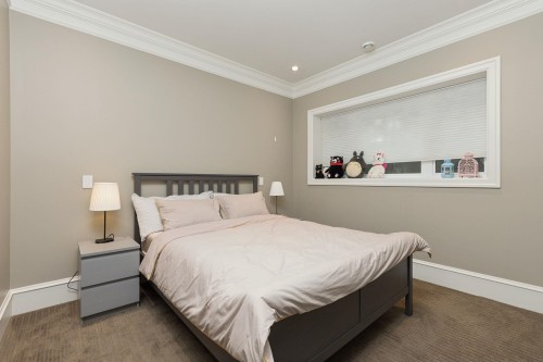 1250 Sinclair Street, West Vancouver, BC - Indoor Photo Showing Bedroom