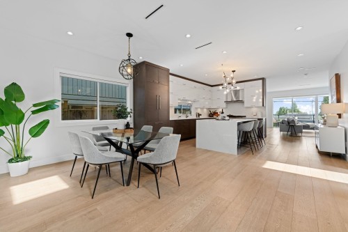 231 27 Street E, North Vancouver, BC - Indoor
