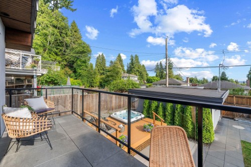 231 27 Street E, North Vancouver, BC - Outdoor