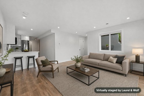 231 27 Street E, North Vancouver, BC - Indoor Photo Showing Living Room