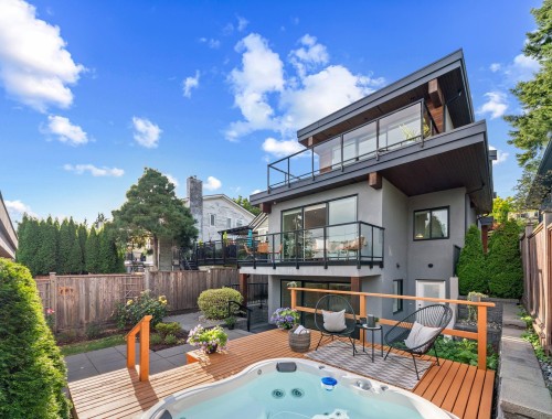 231 27 Street E, North Vancouver, BC - Outdoor With Deck Patio Veranda