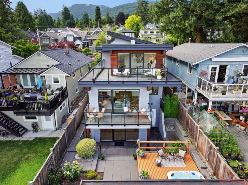 231 27 Street E, North Vancouver, BC - Outdoor With Deck Patio Veranda
