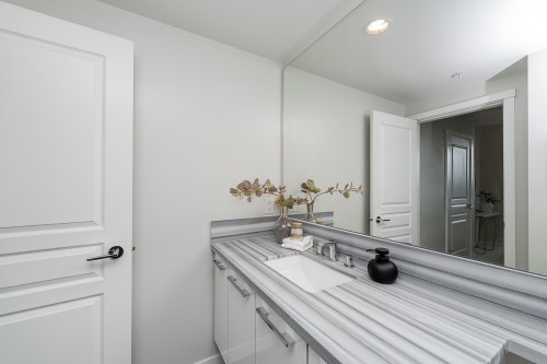 2207-3093 Windsor Gate, Coquitlam, BC 