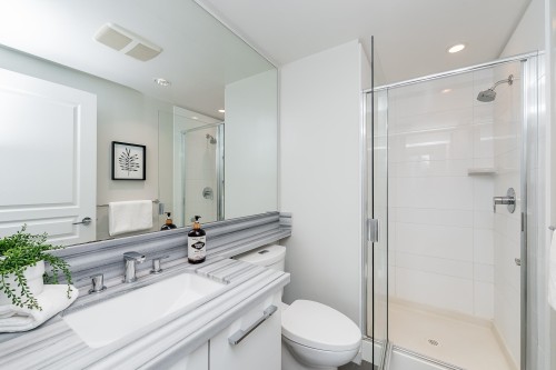 2207-3093 Windsor Gate, Coquitlam, BC 