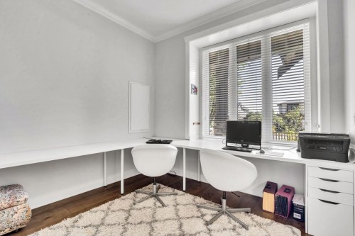 738 13Th Street E, North Vancouver, BC 