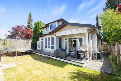 738 13Th Street E, North Vancouver, BC 