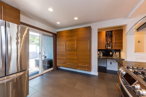 2549 Bendale Road, North Vancouver, BC - Indoor Photo Showing Kitchen
