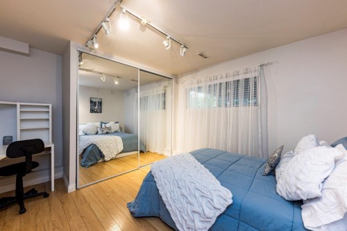 2549 Bendale Road, North Vancouver, BC - Indoor Photo Showing Bedroom