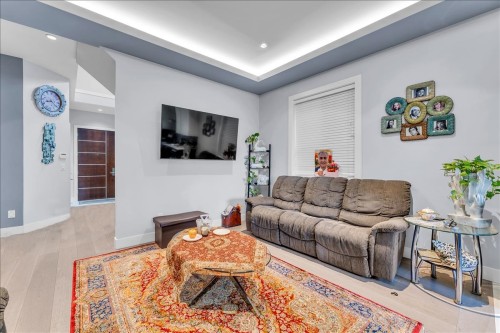 3474 Gislason Avenue, Coquitlam, BC - Indoor Photo Showing Living Room
