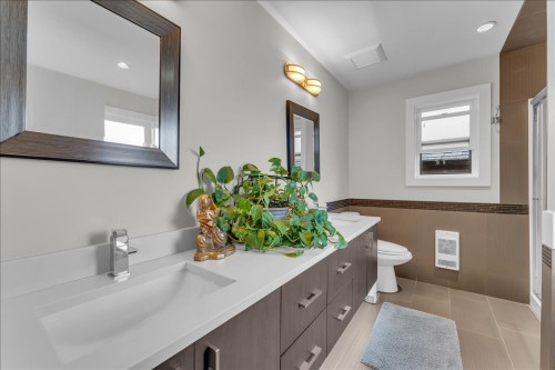 3474 Gislason Avenue, Coquitlam, BC - Indoor Photo Showing Bathroom