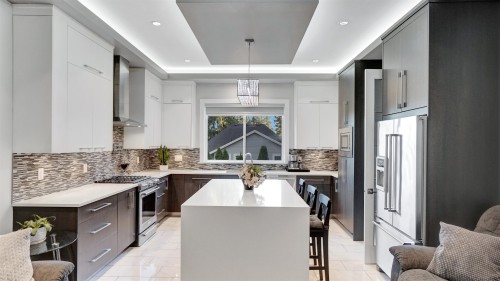 3474 Gislason Avenue, Coquitlam, BC - Indoor Photo Showing Kitchen With Upgraded Kitchen
