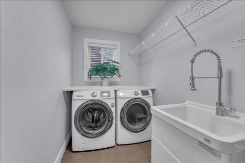 3474 Gislason Avenue, Coquitlam, BC - Indoor Photo Showing Laundry Room