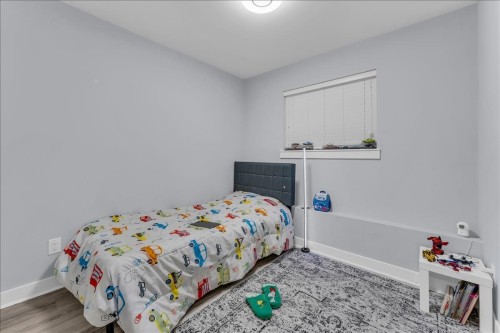 3474 Gislason Avenue, Coquitlam, BC - Indoor Photo Showing Bedroom