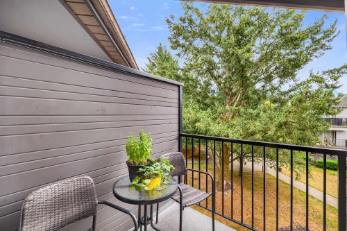 B310-40120 Willow Crescent, Squamish, BC - Outdoor With Exterior