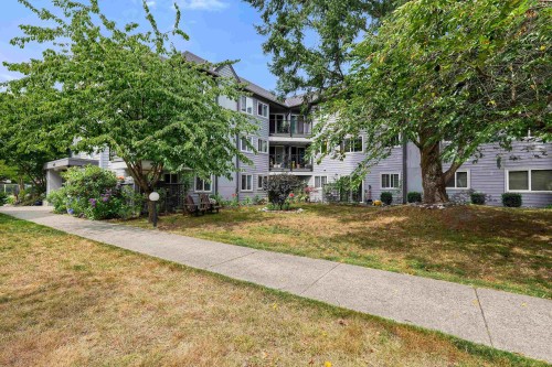 B310-40120 Willow Crescent, Squamish, BC - Outdoor