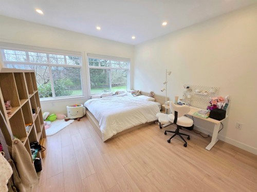 20-5201 Oakmount Crescent, Burnaby, BC - Indoor Photo Showing Bedroom