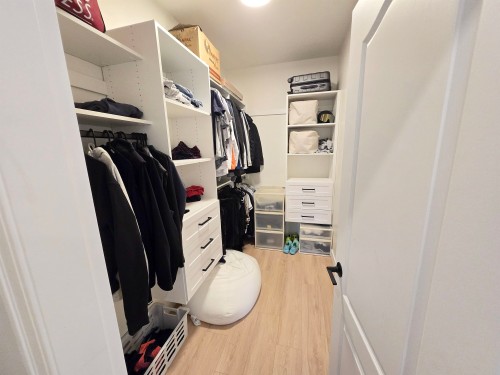 20-5201 Oakmount Crescent, Burnaby, BC - Indoor With Storage