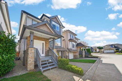 11812 191a Street  Pitt Meadows, BC V3Y 0A4