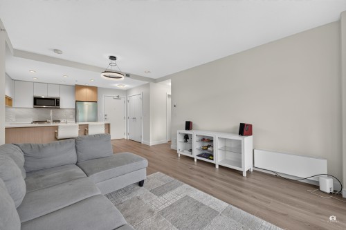 105-8940 University Crescent, Burnaby, BC - Indoor Photo Showing Living Room