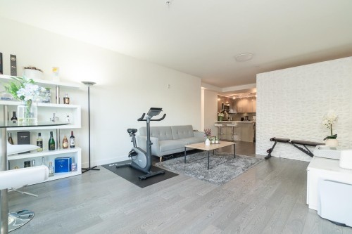 218-10177 River Drive, Richmond, BC - Indoor Photo Showing Gym Room