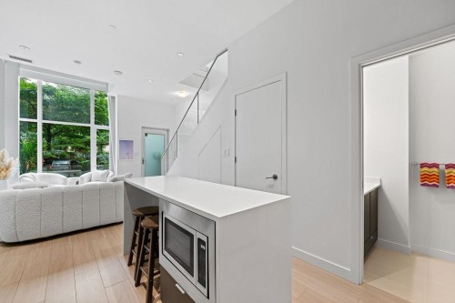 141 1St Avenue E, Vancouver, BC - Indoor