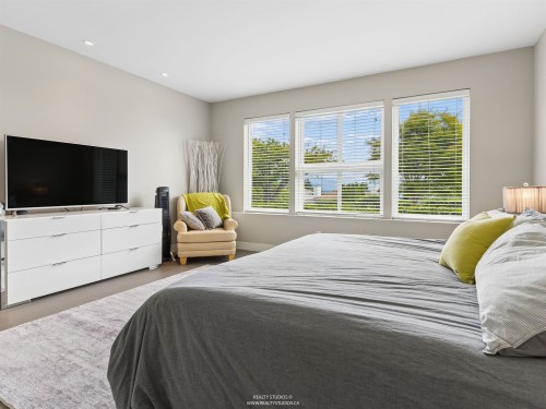 23 Ellesmere Avenue, Burnaby, BC - Indoor Photo Showing Bedroom