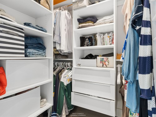 23 Ellesmere Avenue, Burnaby, BC - Indoor With Storage