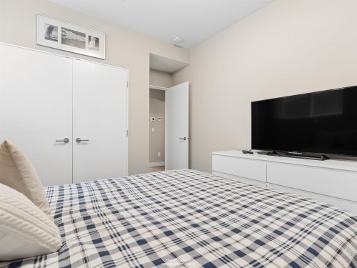 23 Ellesmere Avenue, Burnaby, BC - Indoor Photo Showing Bedroom