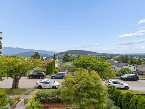 23 Ellesmere Avenue, Burnaby, BC - Outdoor With View