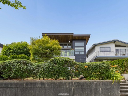 23 Ellesmere Avenue, Burnaby, BC - Outdoor With Deck Patio Veranda