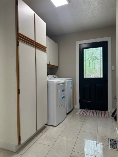 21318 121 Avenue, Maple Ridge, BC - Indoor Photo Showing Laundry Room