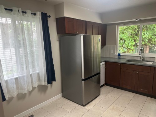 21318 121 Avenue, Maple Ridge, BC - Indoor Photo Showing Kitchen