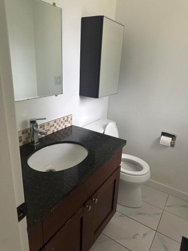 21318 121 Avenue, Maple Ridge, BC - Indoor Photo Showing Bathroom