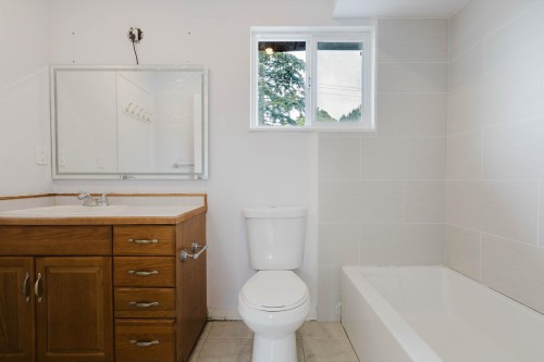 1882 Coquitlam Avenue, Port Coquitlam, BC - Indoor Photo Showing Bathroom
