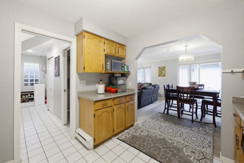 557 44Th Avenue E, Vancouver, BC - Indoor Photo Showing Kitchen