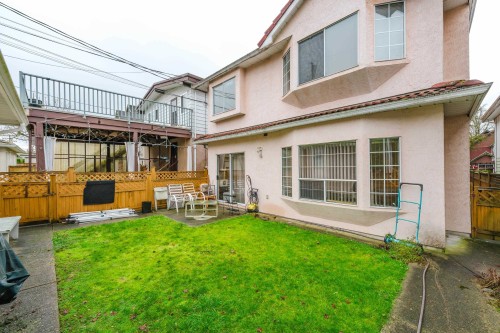 557 44Th Avenue E, Vancouver, BC - Outdoor With Exterior