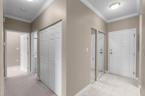 207-2985 Princess Crescent, Coquitlam, BC - Indoor Photo Showing Other Room