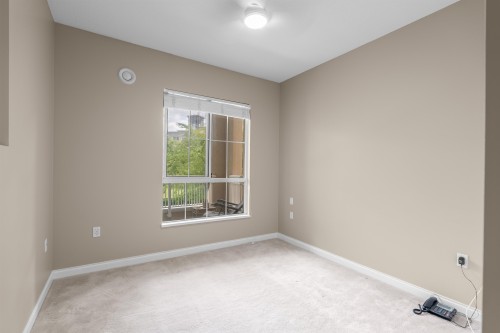 207-2985 Princess Crescent, Coquitlam, BC - Indoor Photo Showing Other Room